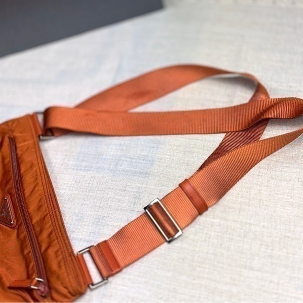 AUTHENTIC Orange Crossbody tote. In Papaya. - Picture 5 of 16